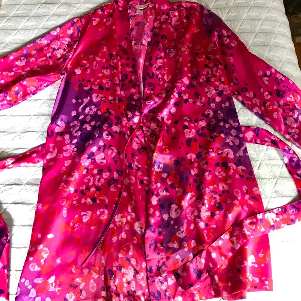 Pink cheetah kimono-like silk robe